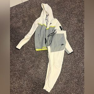 Nike tracksuit UNISEX!